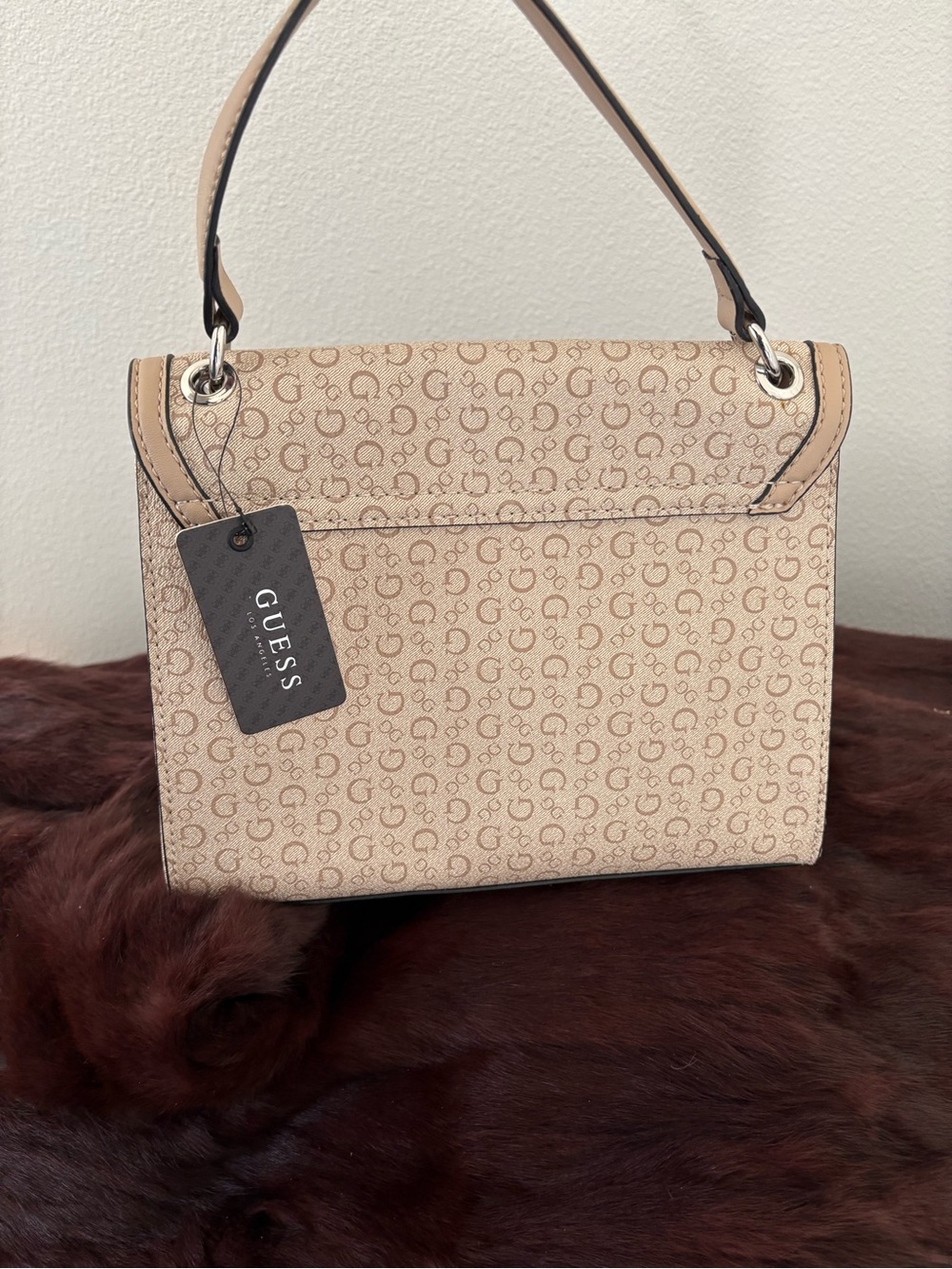 Guess purse - Picture 2 of 7